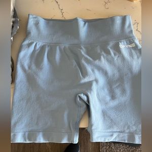 Dfyne shorts size small